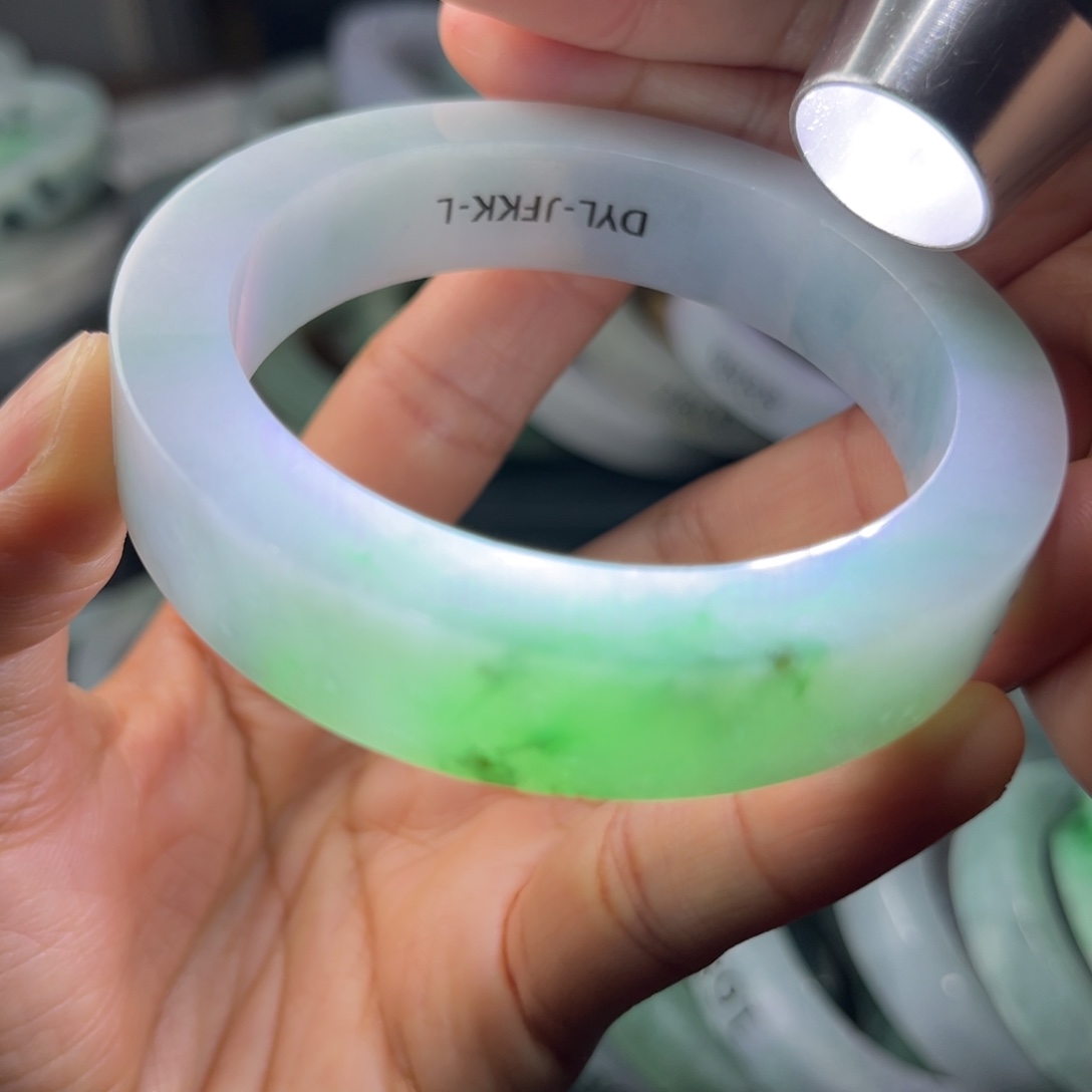 定制翡翠手镯未镶嵌