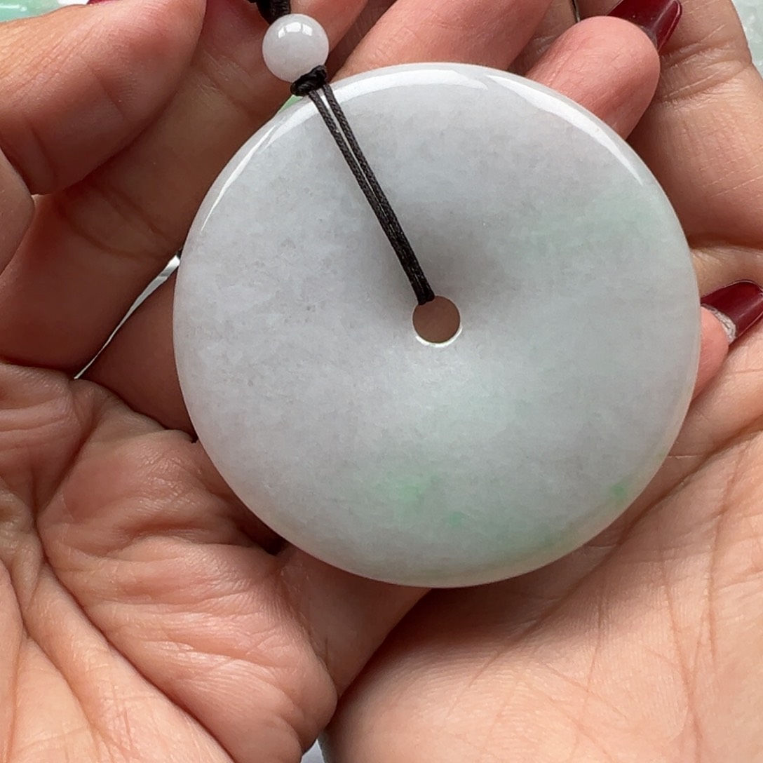 翡翠颈饰未镶嵌平安扣