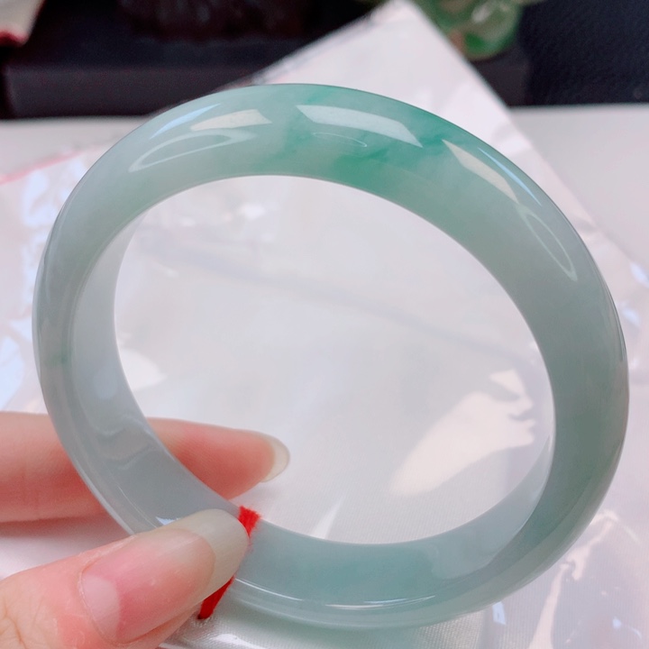 翡翠未镶嵌手镯56圈