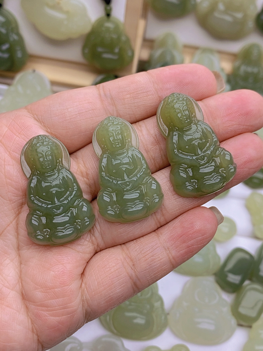 天然和田玉精雕小观音菩萨吊坠精品观音情侣款冰底宝宝观音送礼物