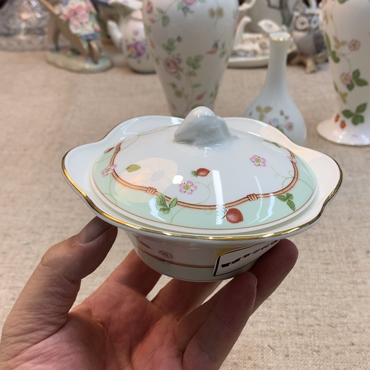 小***子金瓷阁家的美丽瓷器