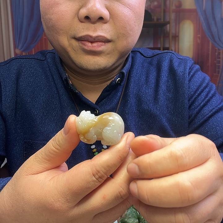 和田玉（糖玉）未镶嵌颈饰貔貅