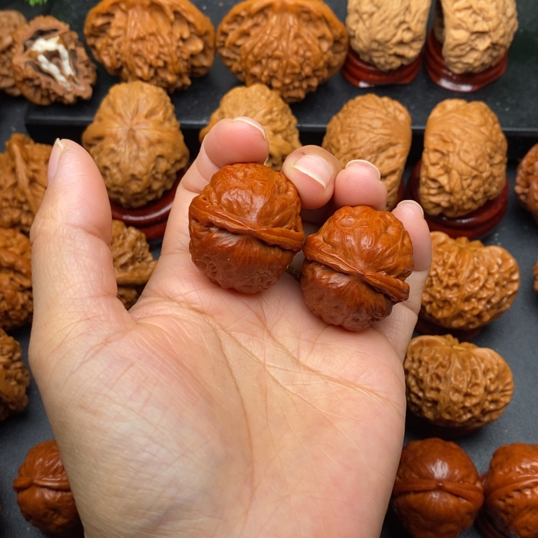 文玩核桃把件蛇皮球