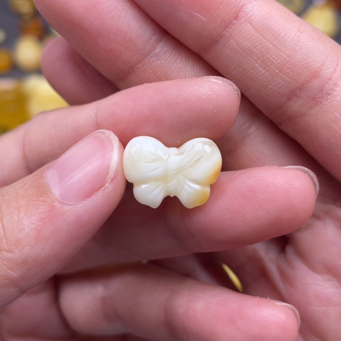 裸石琥珀未镶嵌蜜蜡