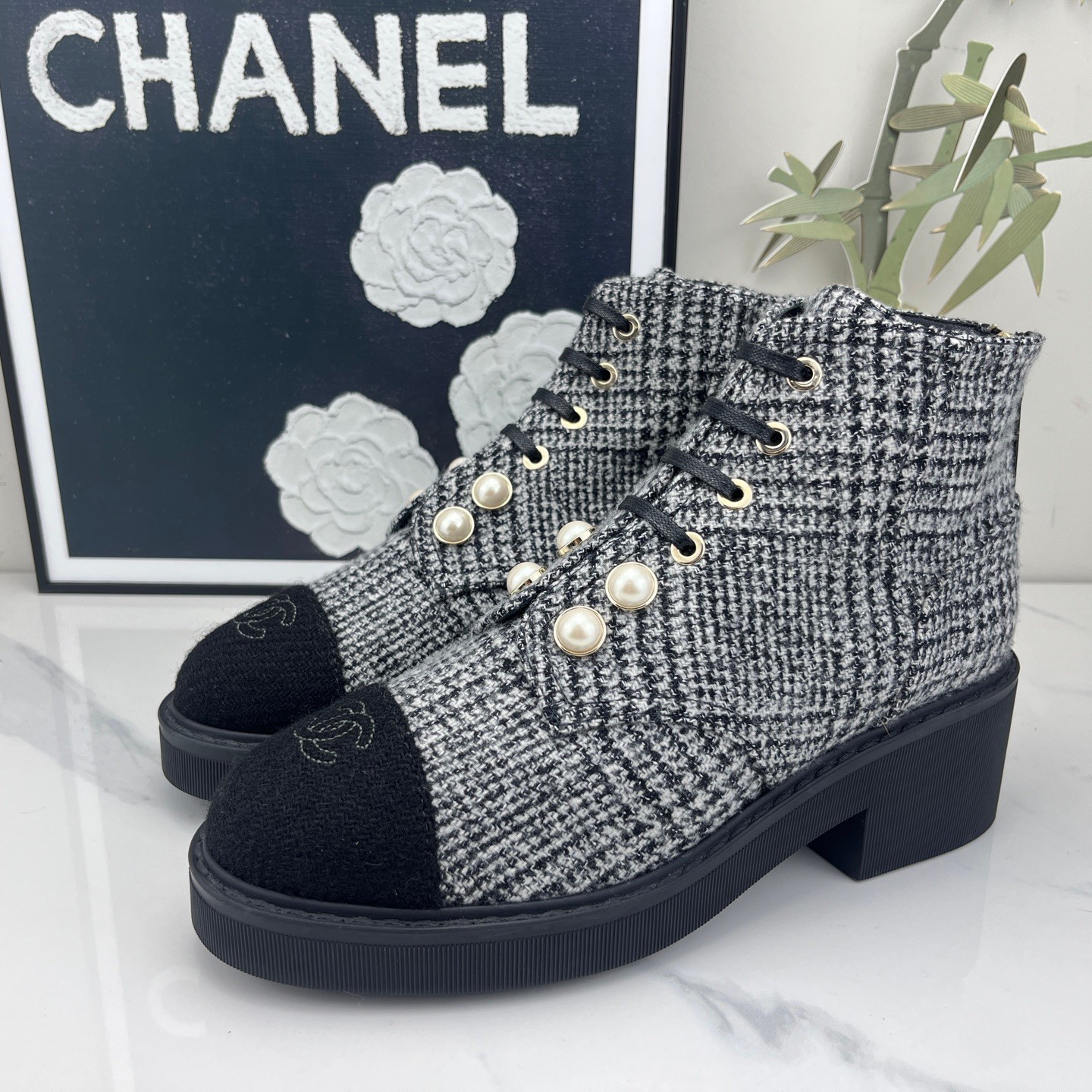 99新 Chanel/香奈儿 粗花呢编织珍珠短靴 37.5码/jm01690