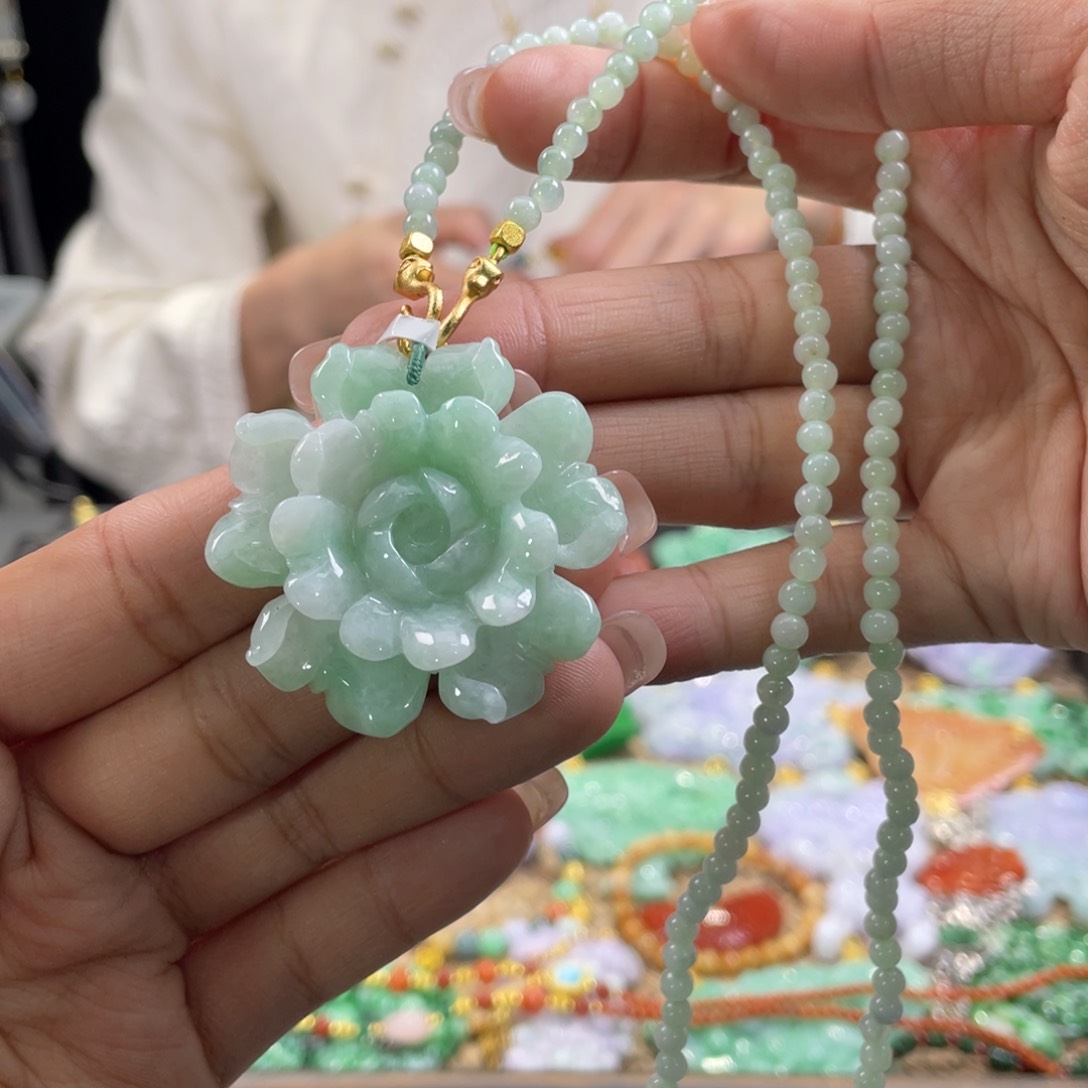 翡翠颈饰未镶嵌代编织