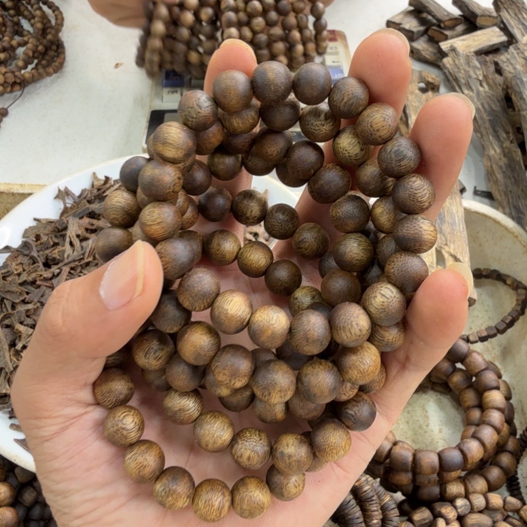 沉香碎屑沉香单圈1.0乌身7克多样性发一