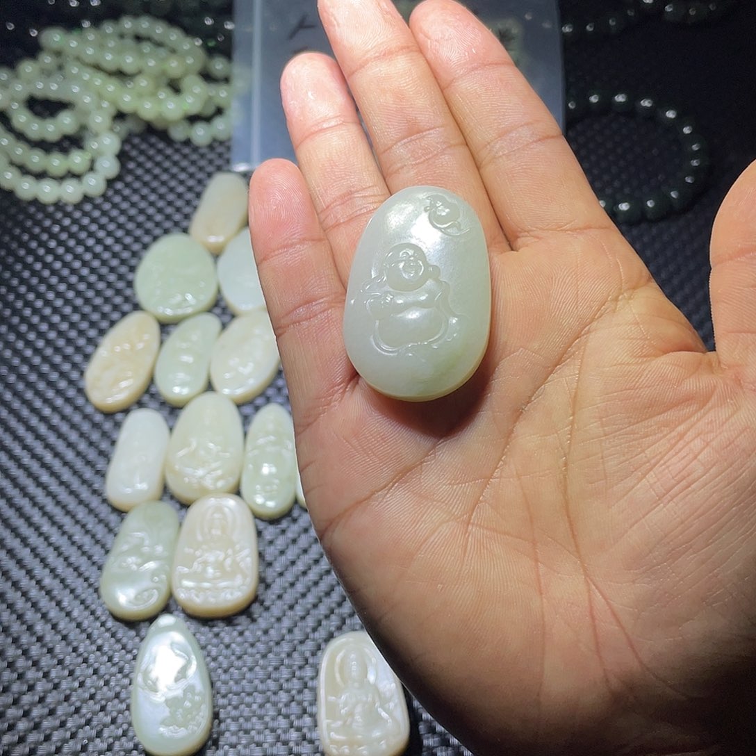 集***坊和田玉（糖玉）未镶嵌挂件