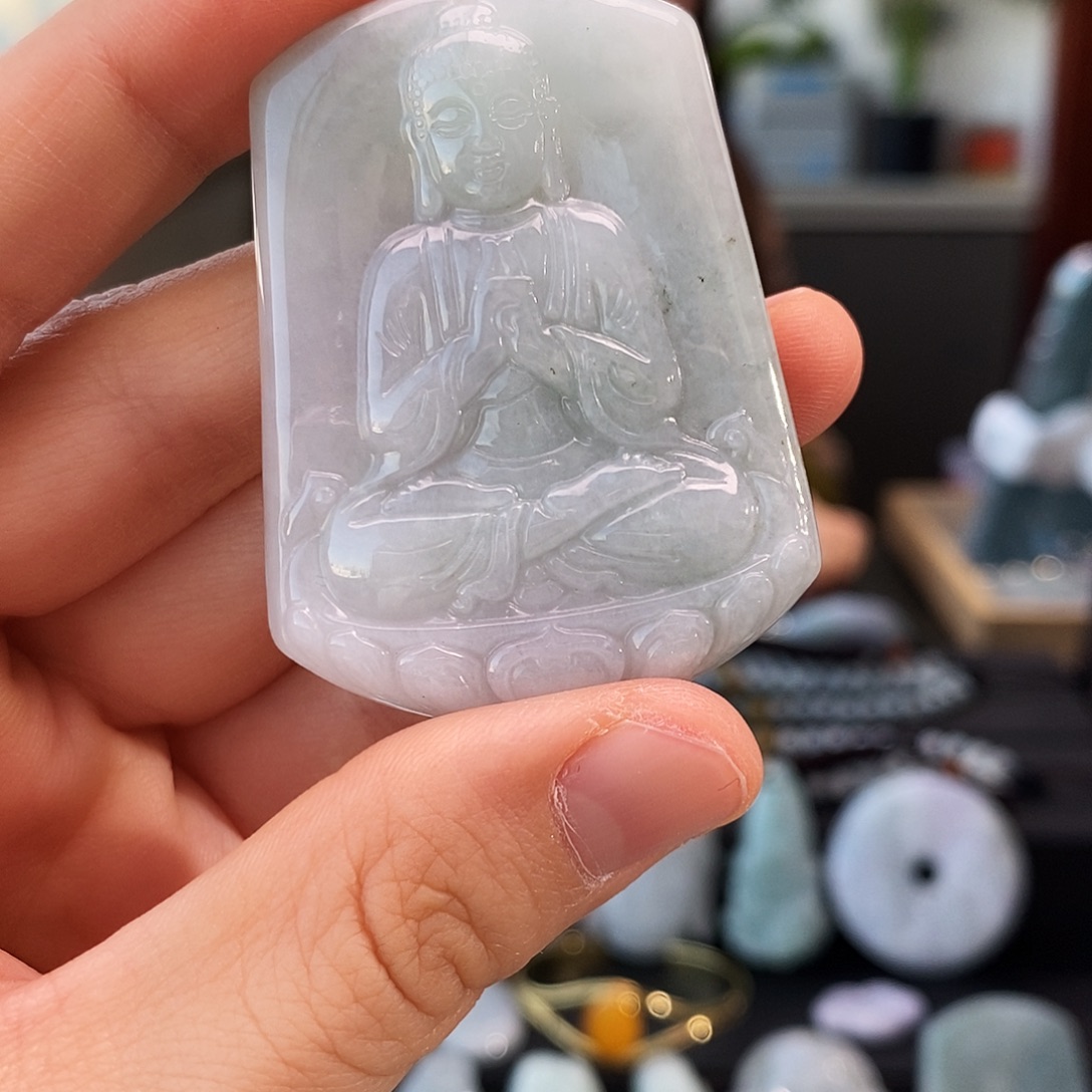 翡翠未镶嵌颈饰大日