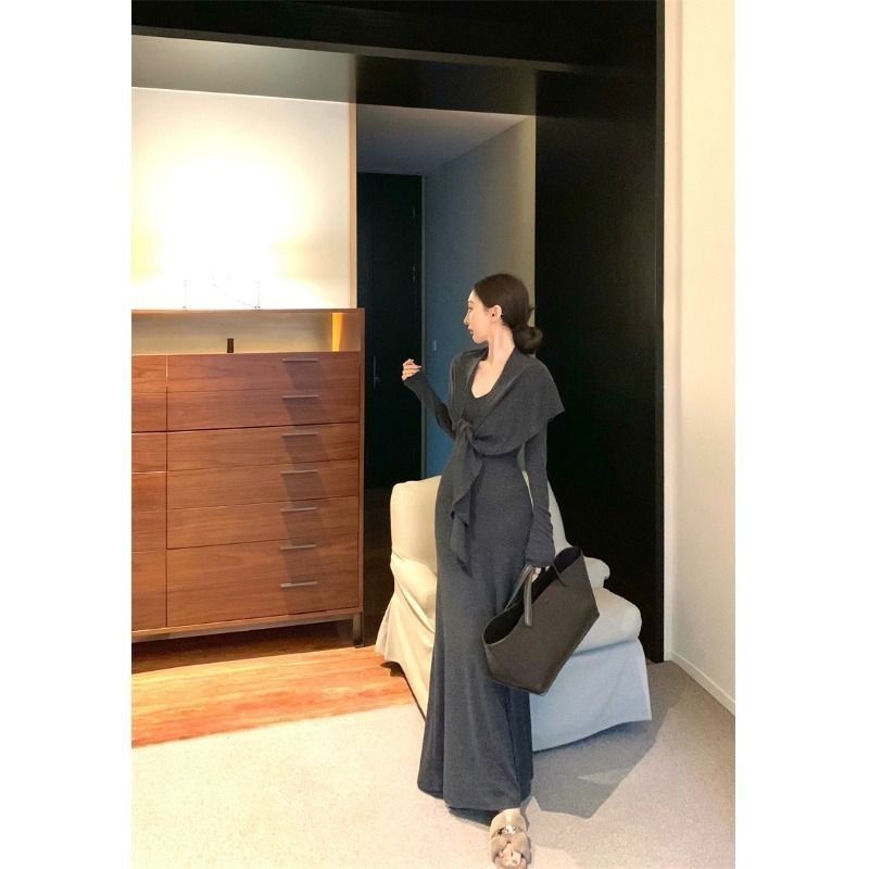 2025春夏季新款轻熟名媛风时髦设计感辣妹显瘦修身T恤连衣裙披肩