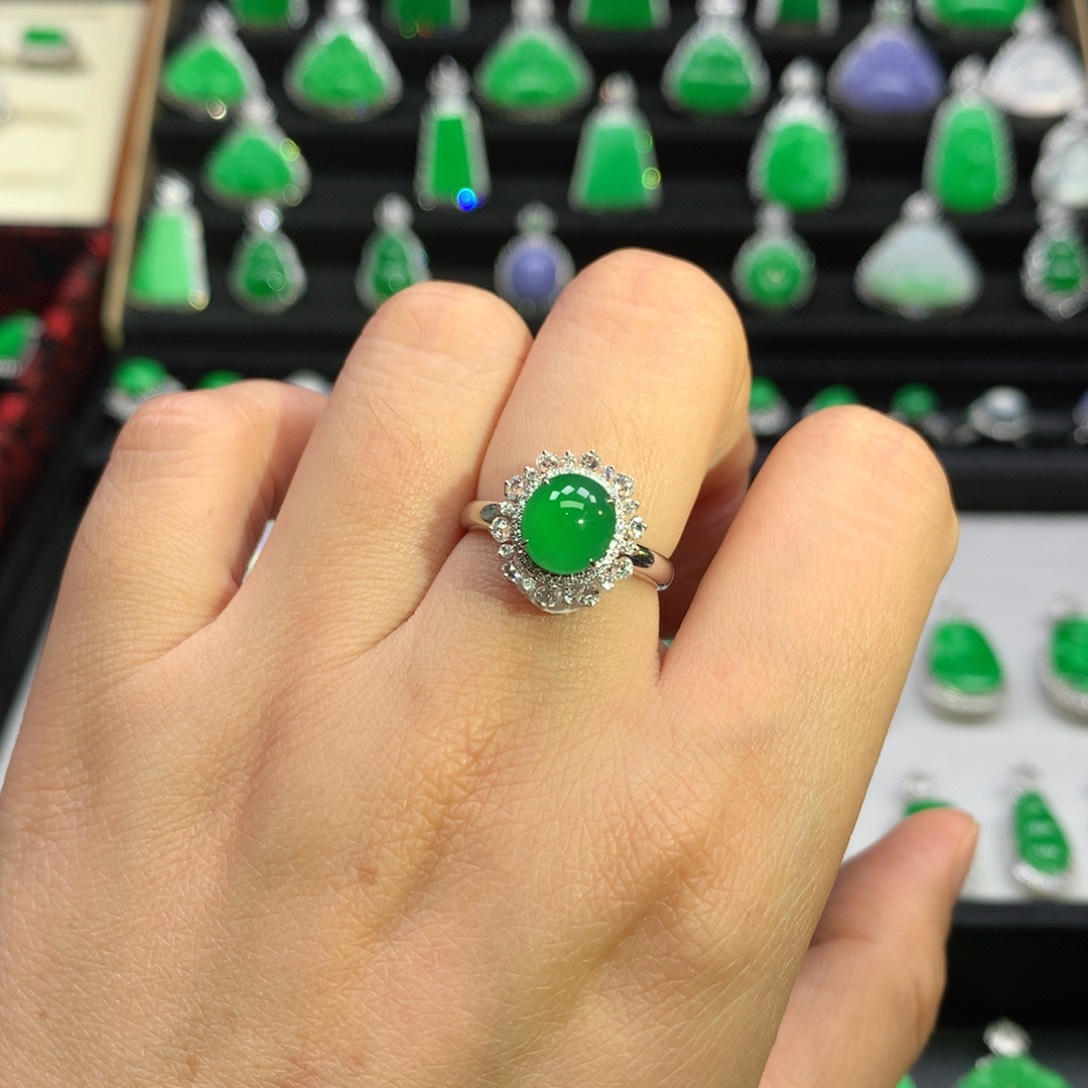 翡翠吊坠(不含链)18K金镶嵌