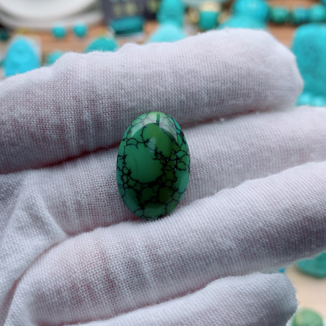 绿松石颈饰未镶嵌