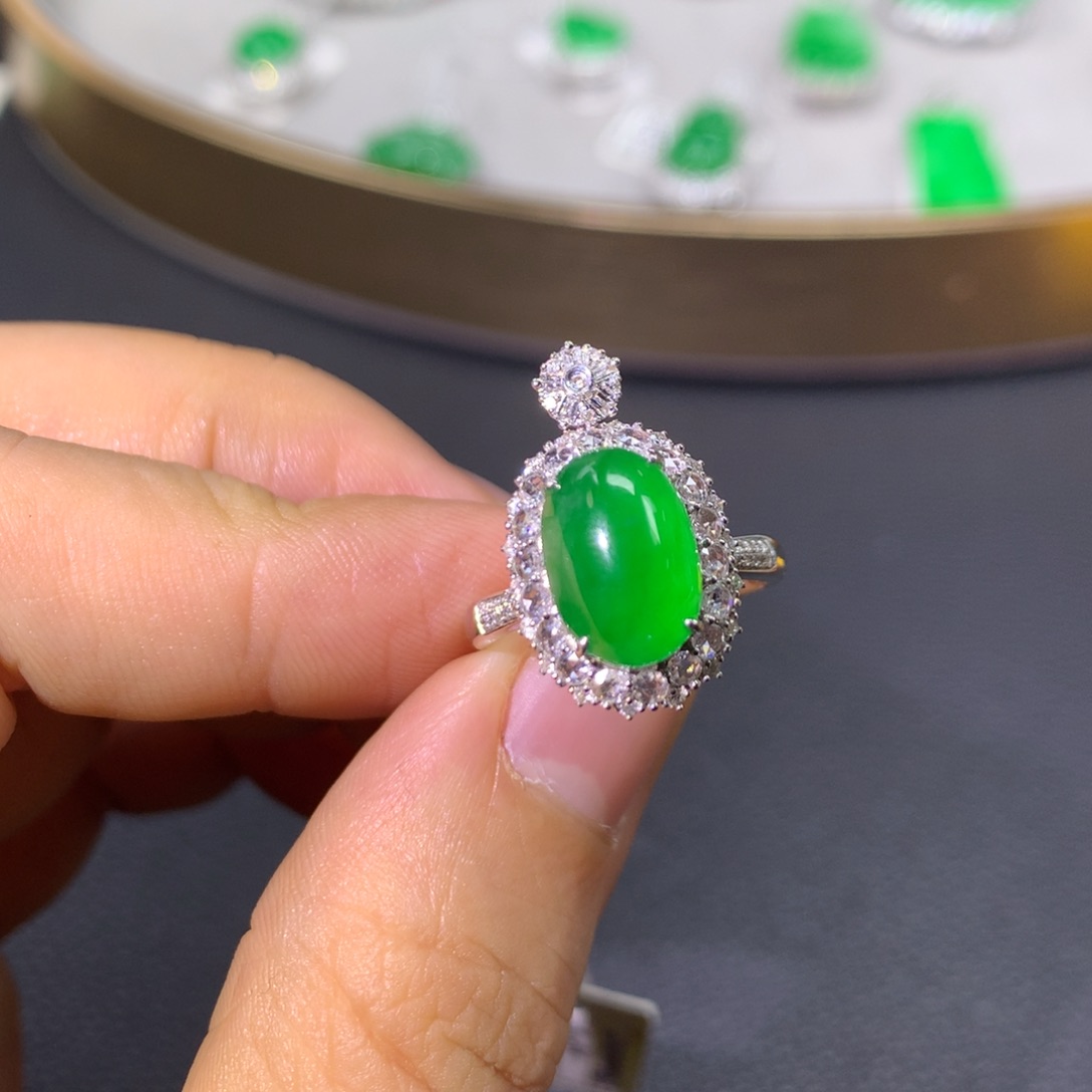 翡翠戒指18K金镶嵌尼****o翡翠