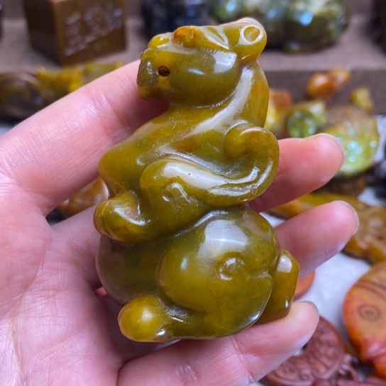 蛇纹石玉未镶嵌颈饰75