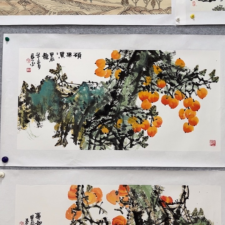国画花鸟的翅膀是白色和白色