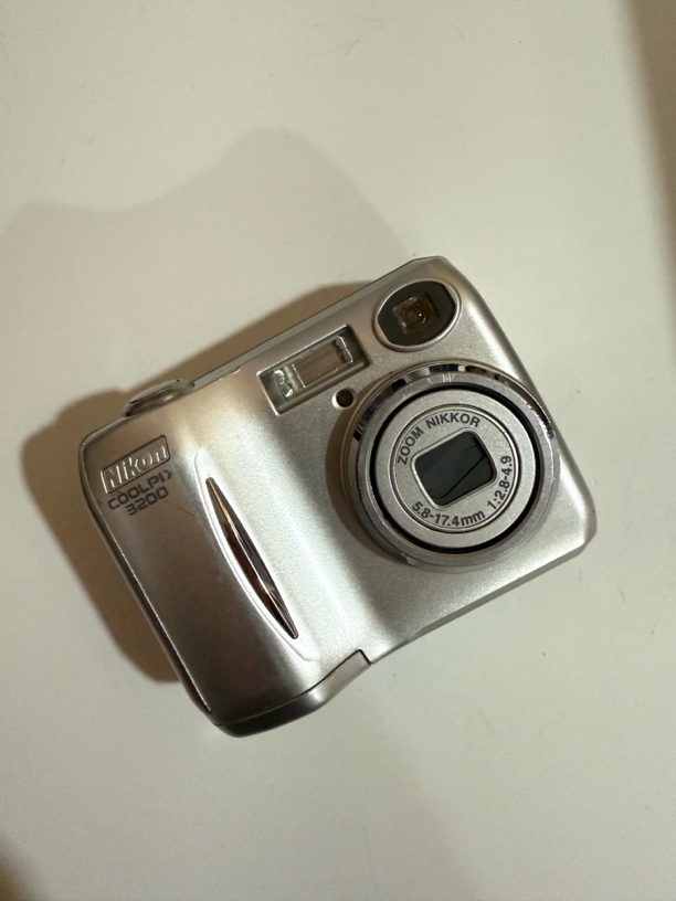 9新 Nikon/尼康 尼康E3200 320w像素 3倍光学变焦