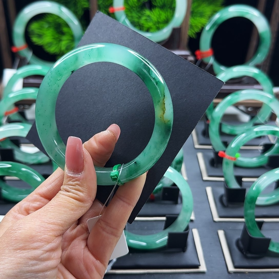 石英质玉手镯未镶嵌W*?