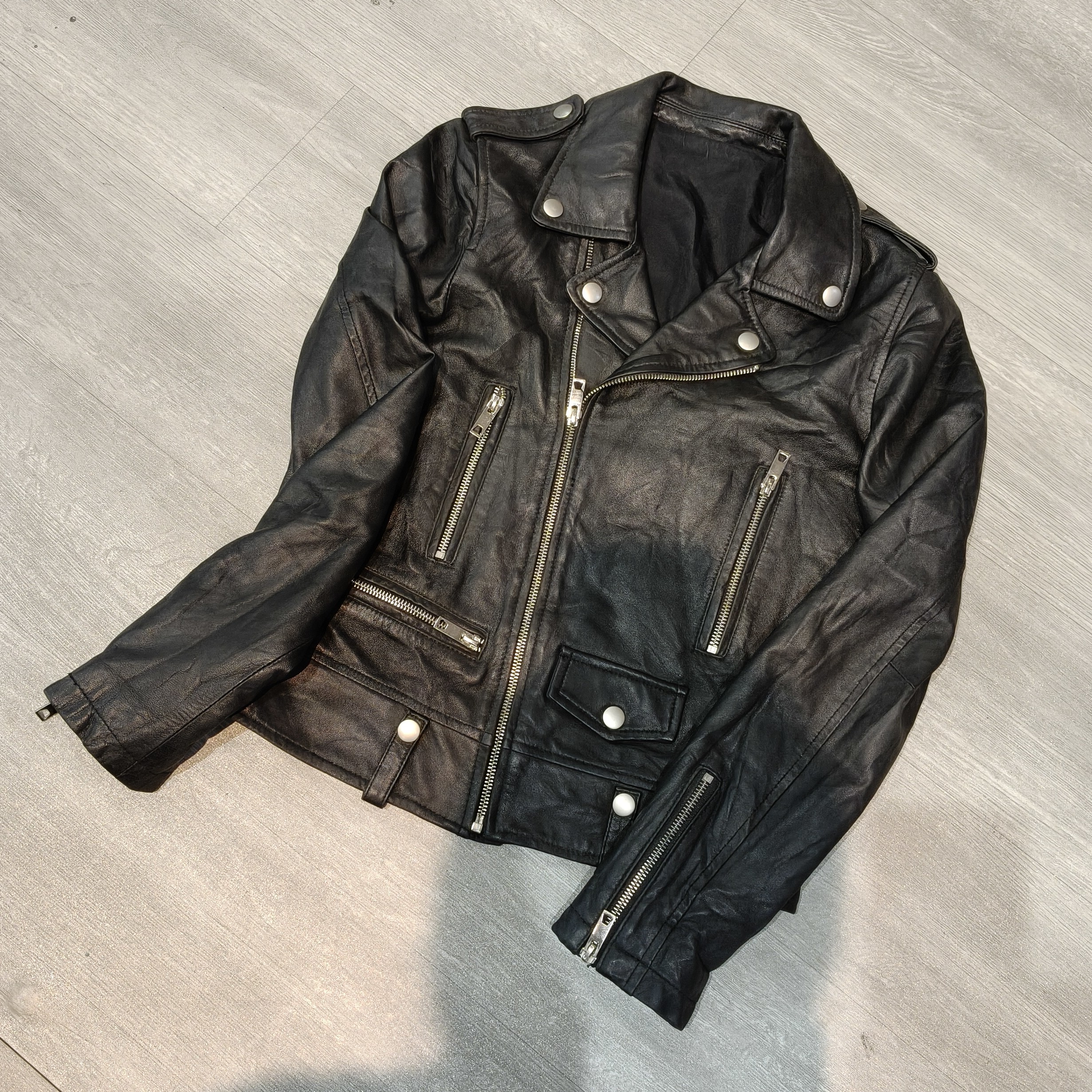 翻领侧拉链百搭休闲假口袋皮衣-果梓595