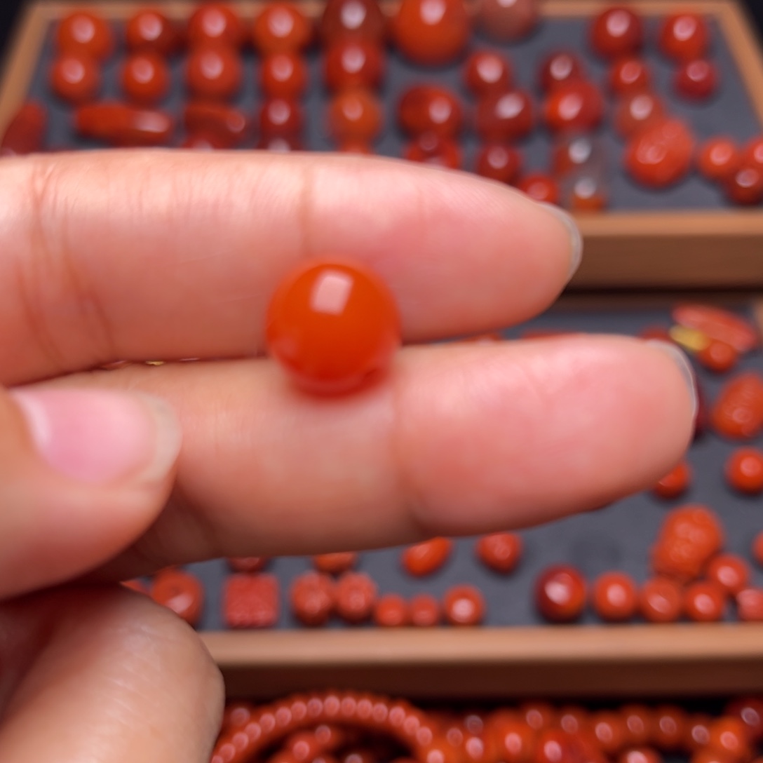 南红玛瑙配饰未镶嵌薯**哈配饰