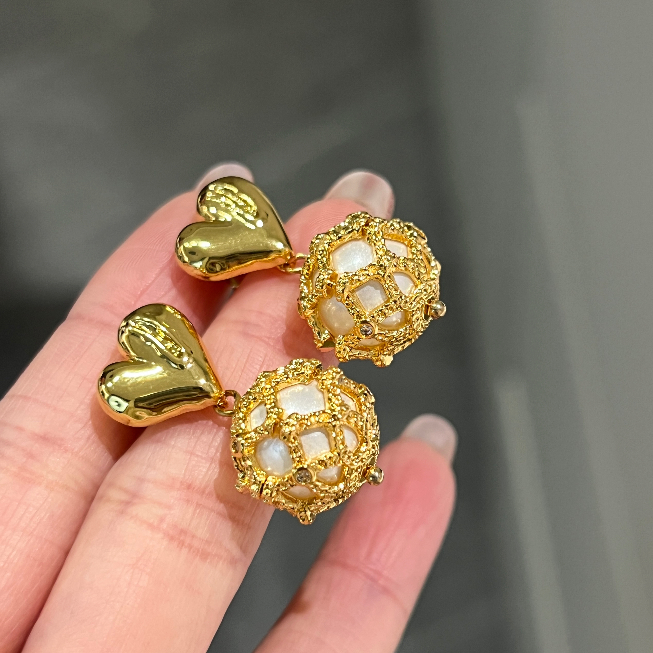 铜合金耳饰 复古小香风精致花球耳环