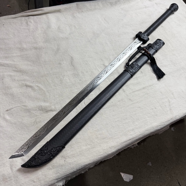 3767 龙泉昊天宝剑高锰钢汉剑包皮鞘未开刃