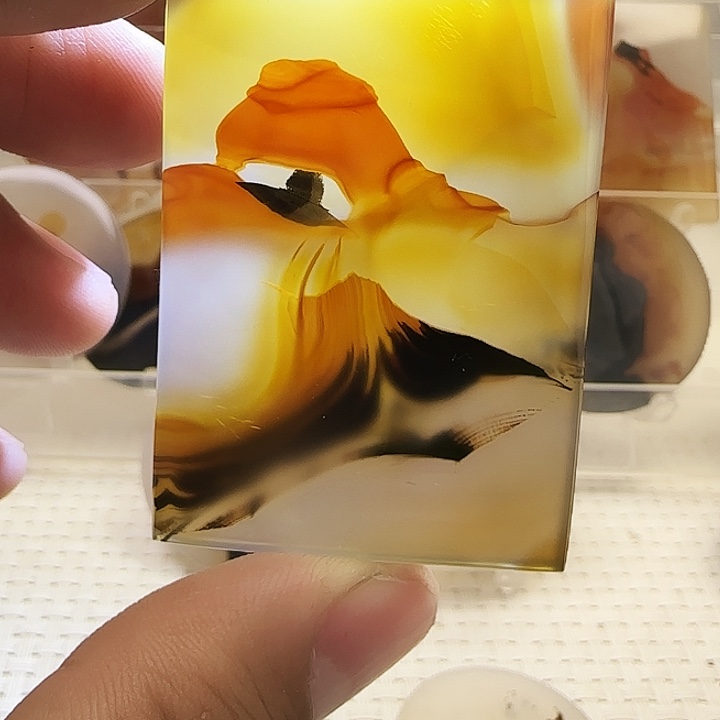 玛瑙/玉髓未镶嵌珠宝奇石