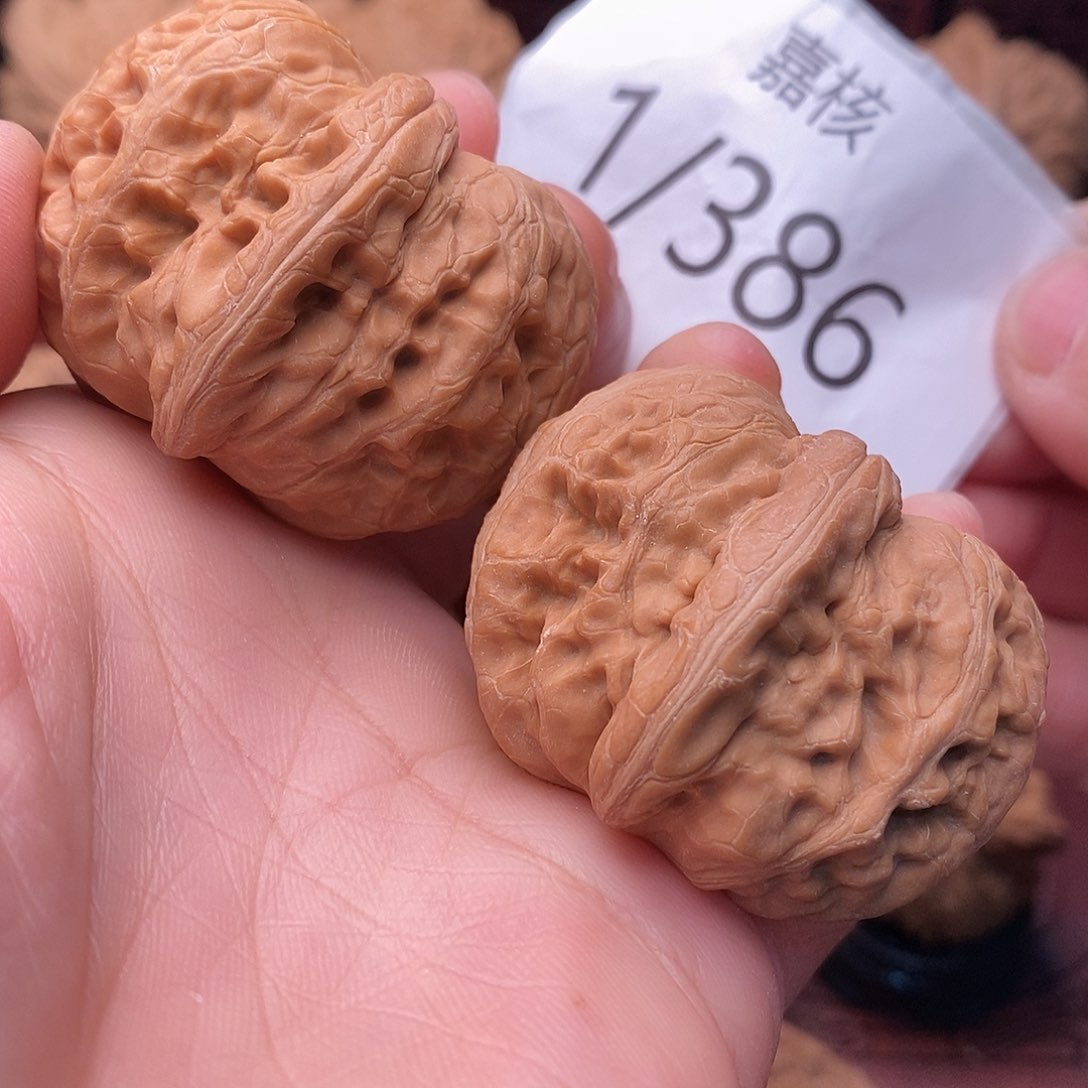 文玩核桃把件内****吸42元宝 