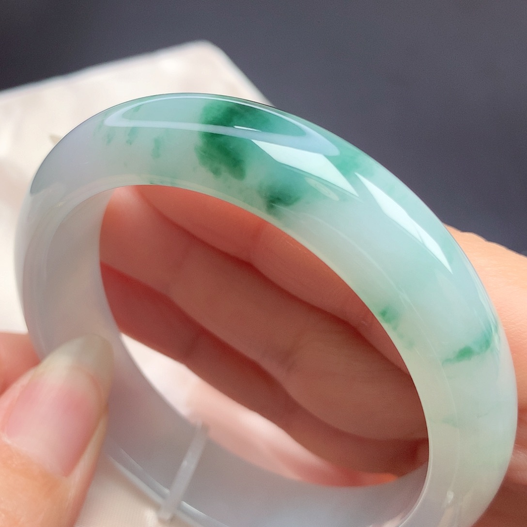 翡翠未镶嵌手镯53.8圈口