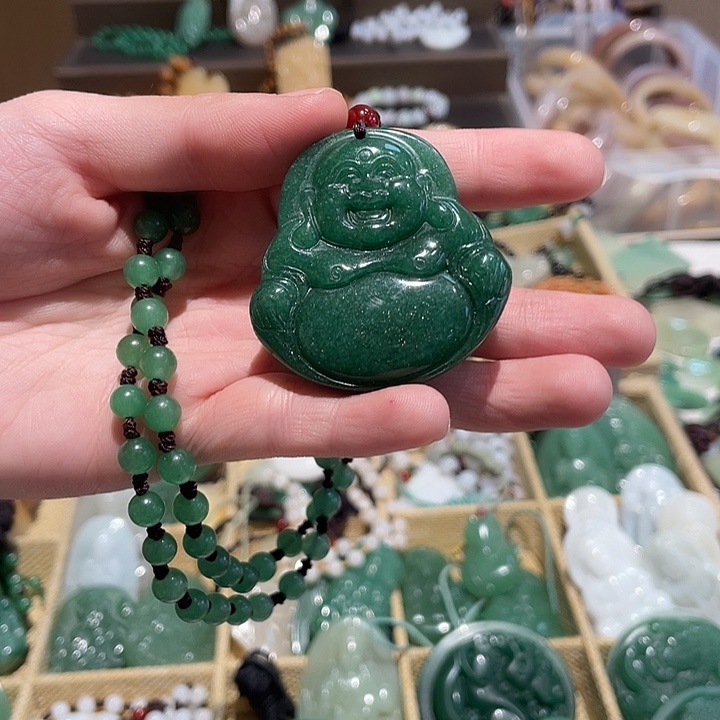 石英质玉未镶嵌颈饰