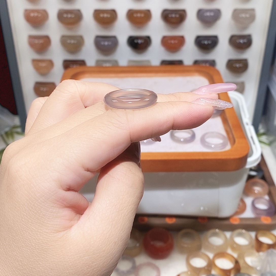 爱***0玛瑙/玉髓未镶嵌戒指港15