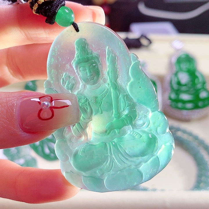 翡翠颈饰未镶嵌天然