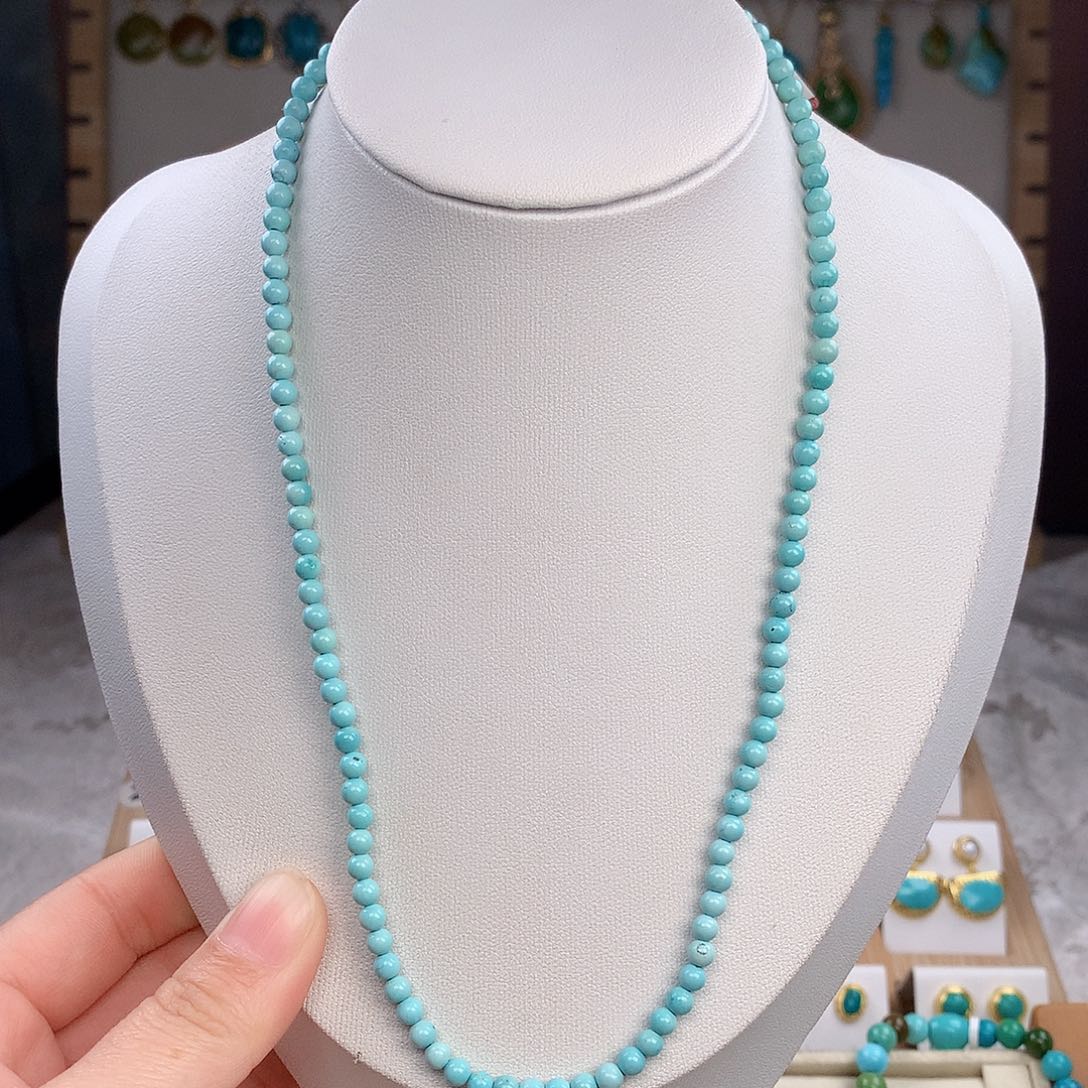 绿松石颈饰未镶嵌