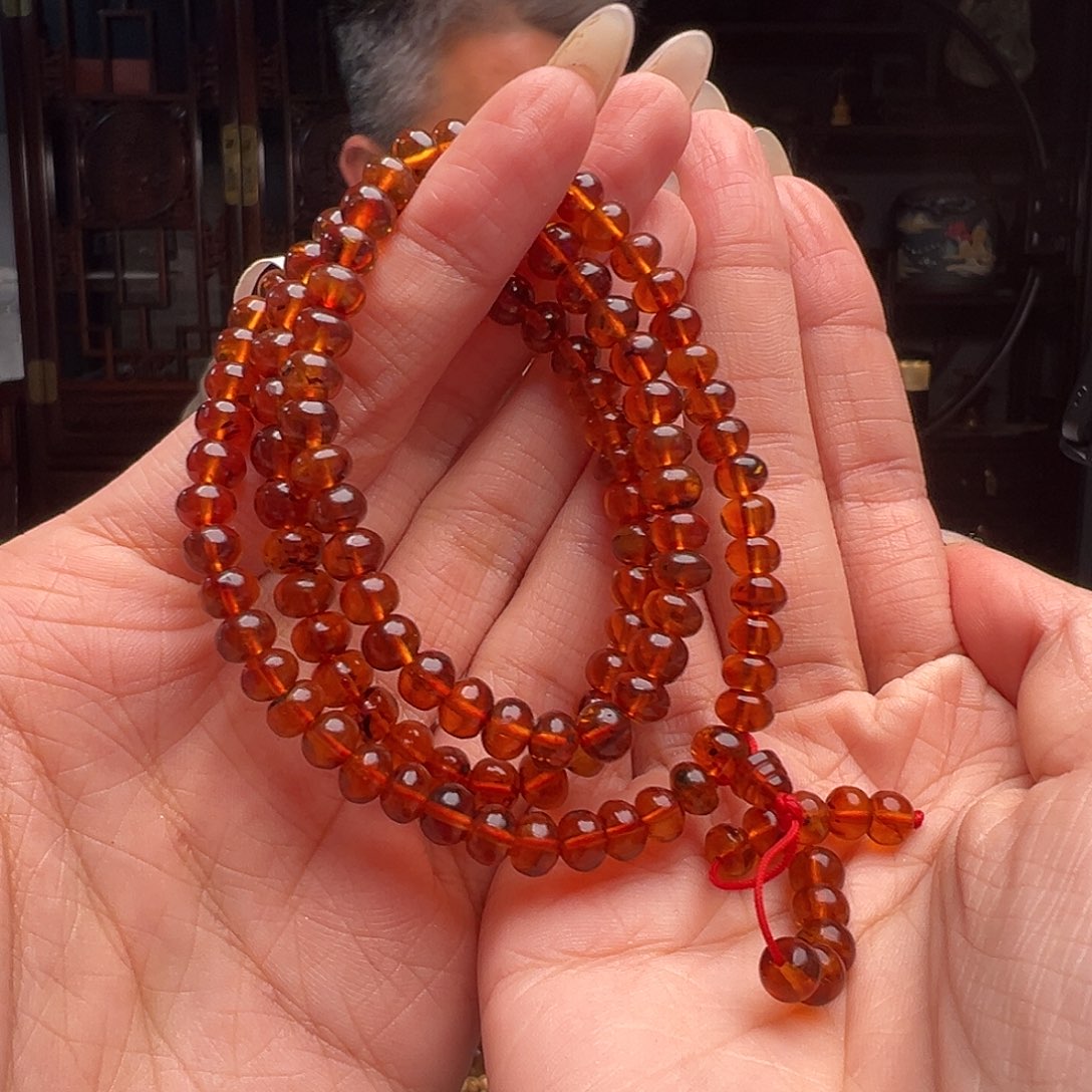 琥珀裸石未镶嵌抚顺琥珀70026。6mm