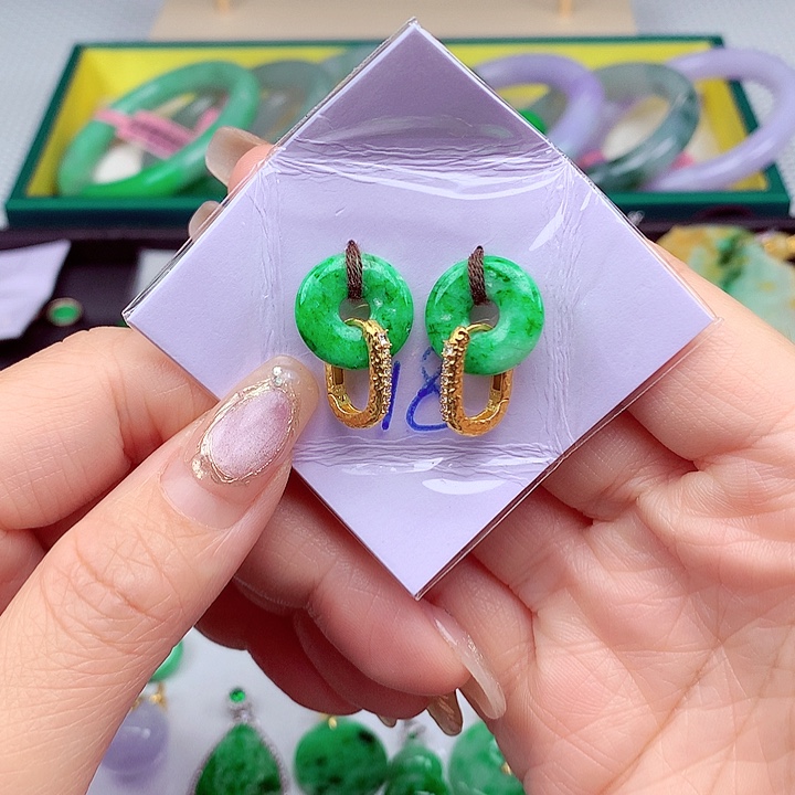 翡翠颈饰银S925镶嵌翡翠