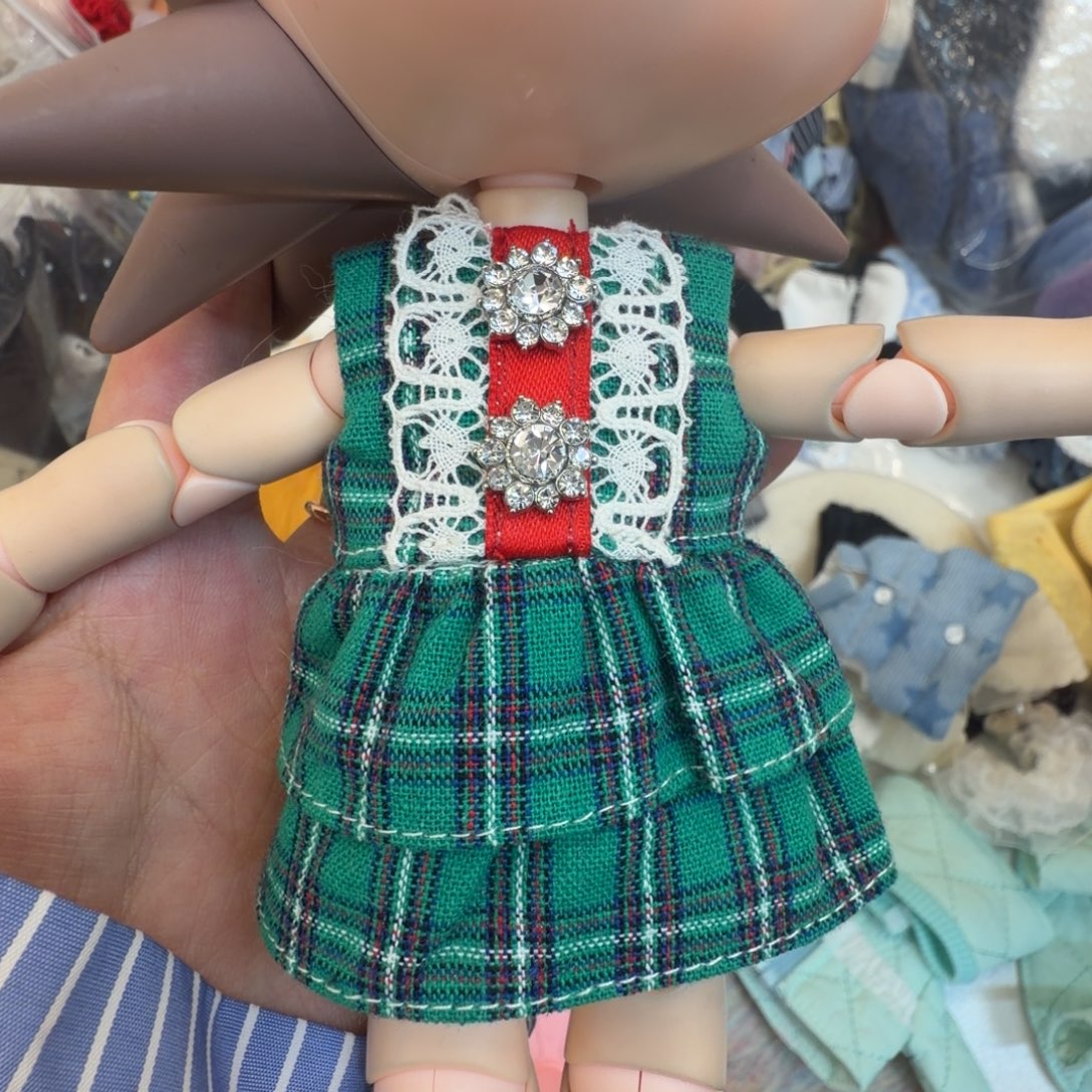 绿色格子裙一个照片