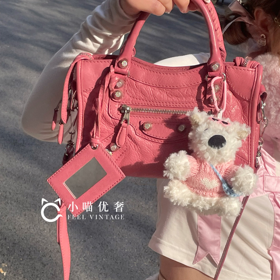 95新 Balenciaga/巴黎世家 草莓糖果粉色银钉油蜡皮mini机车包ins