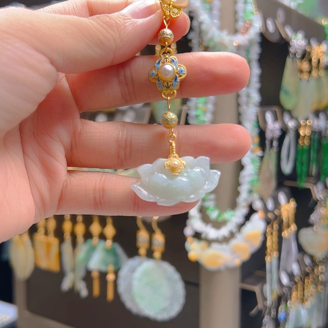 未镶嵌翡翠耳饰翡翠