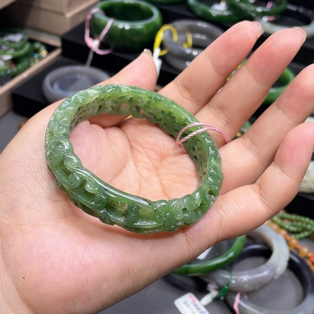 和田玉手镯58圈口1未镶嵌