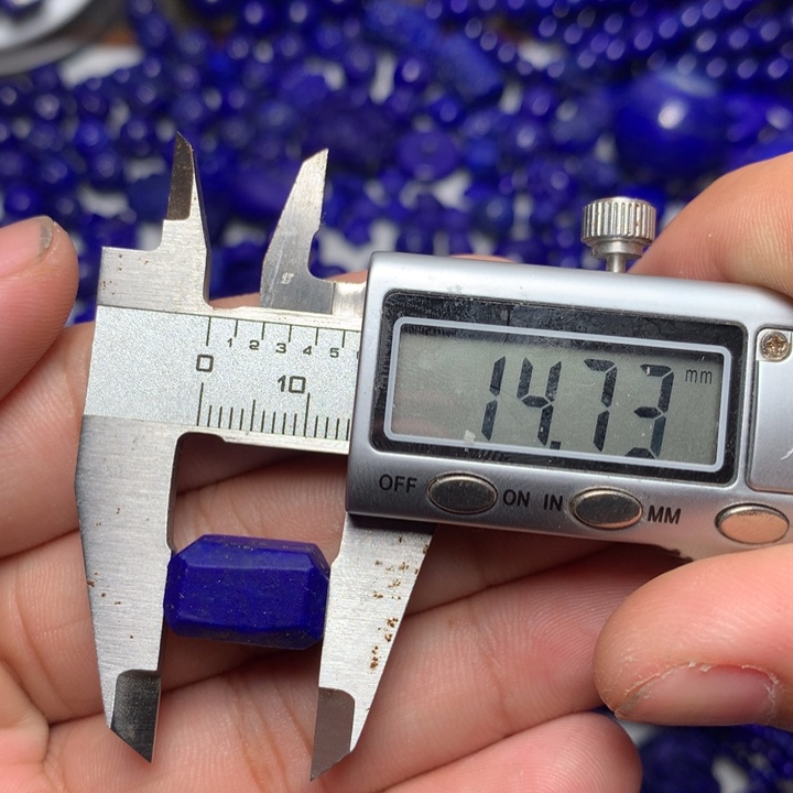 青金石未镶嵌随行