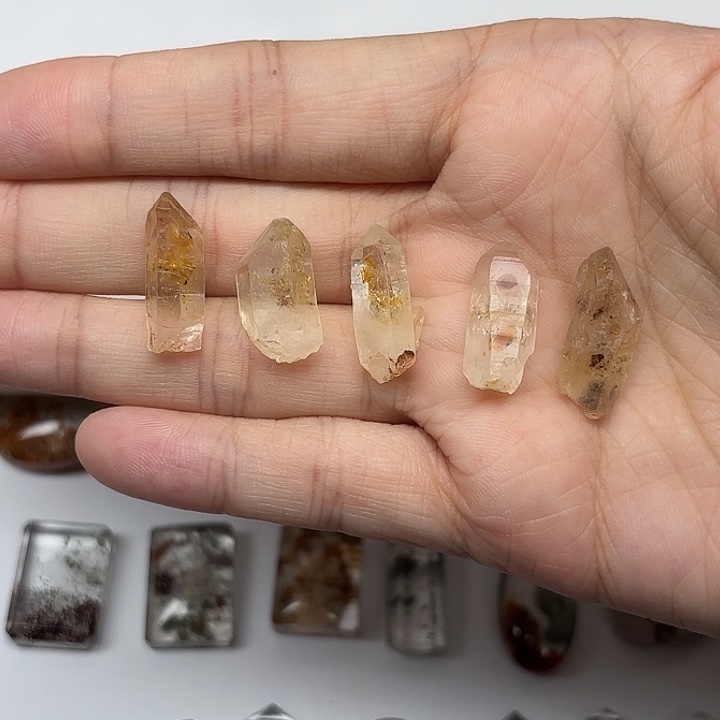 A****水晶颈饰未镶嵌5颗巴基斯坦油胆闪灵钻