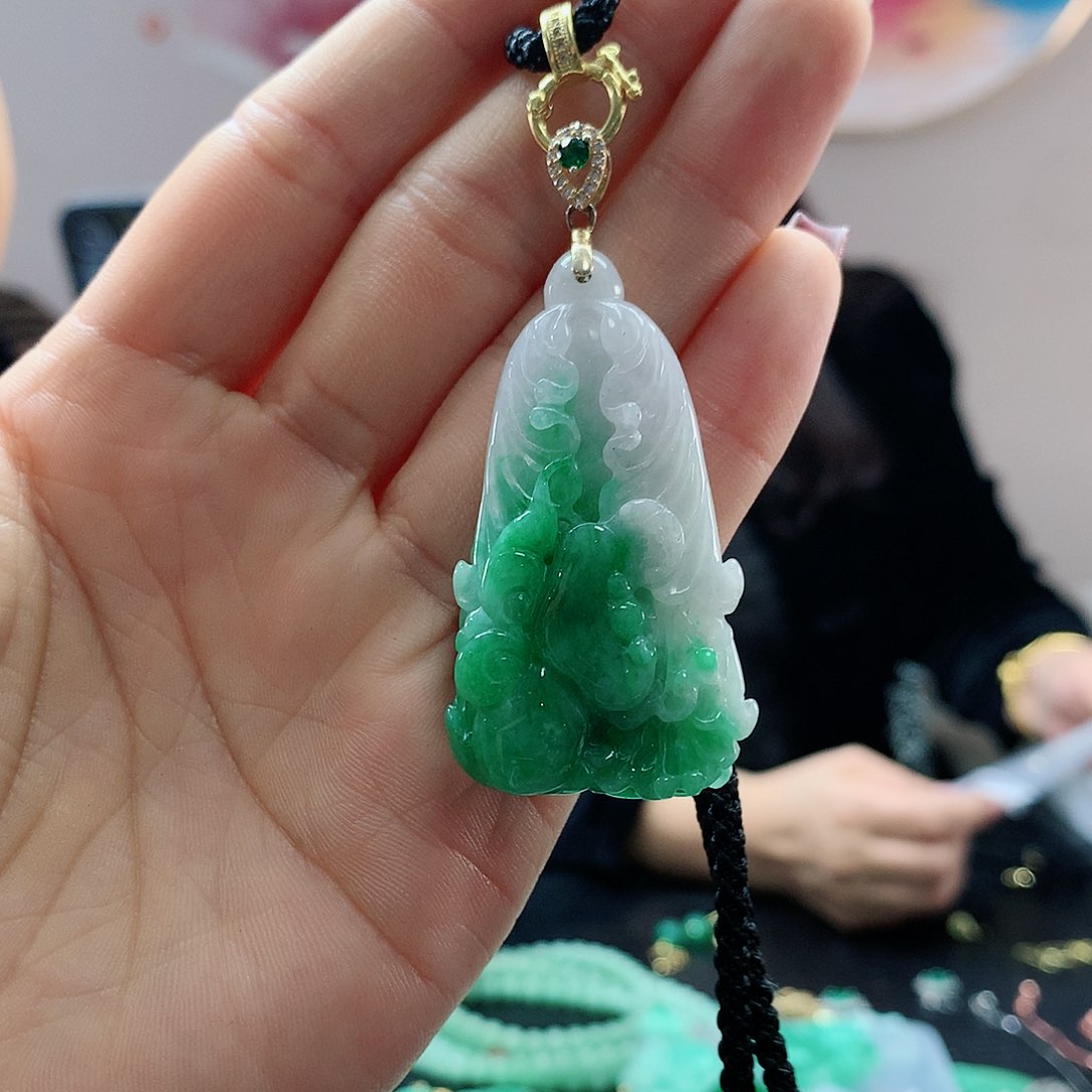 【闪购商品】翡翠吊坠(赠链)合金