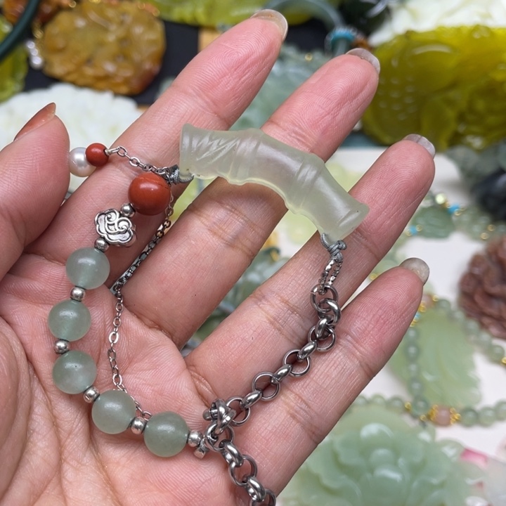 蛇纹石玉未镶嵌颈饰