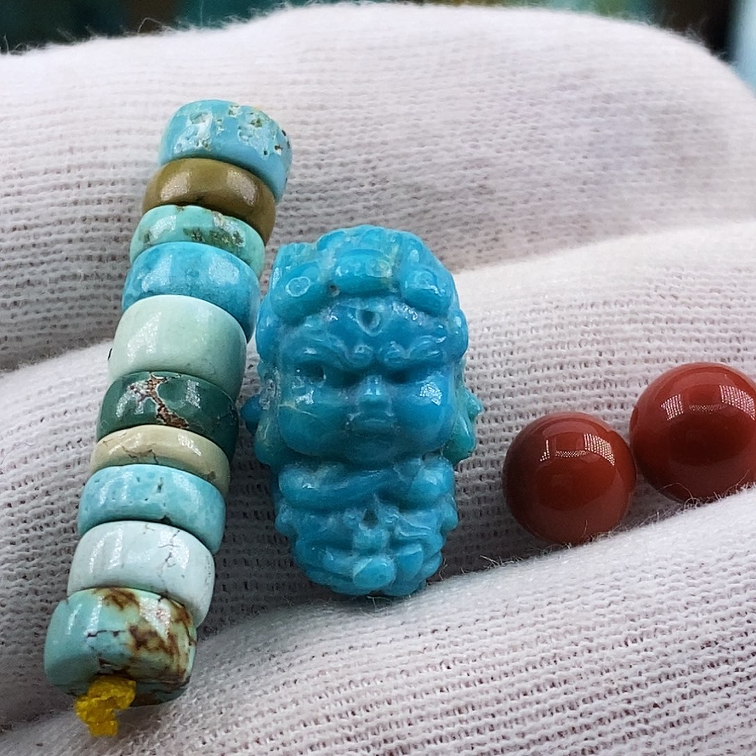 南红玛瑙未镶嵌珠宝奇石