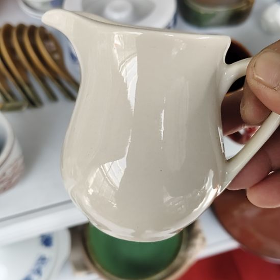 瓷片瓷器，各种摆件，瓷片，均有瑕疵。