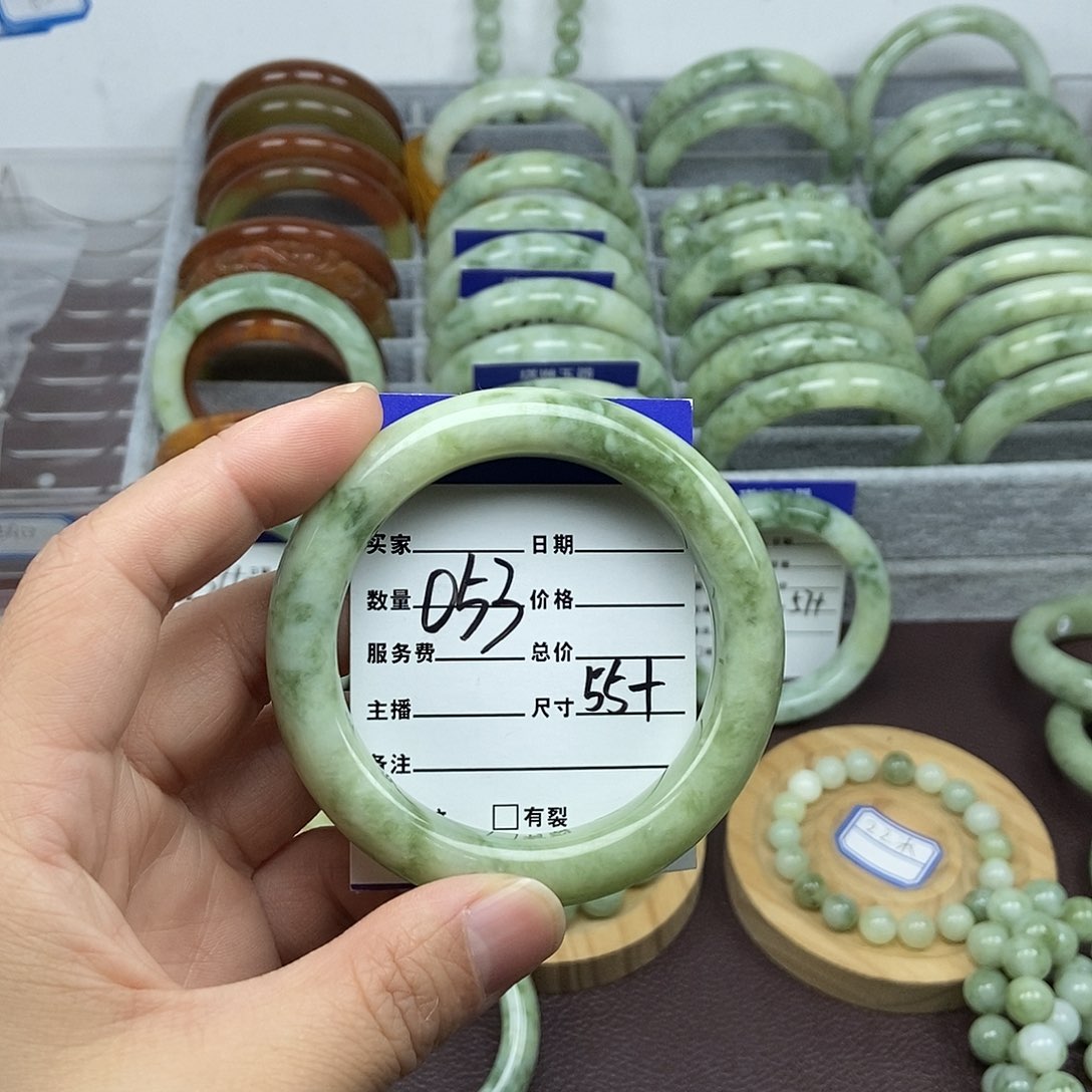 未镶嵌蛇纹石玉手链
