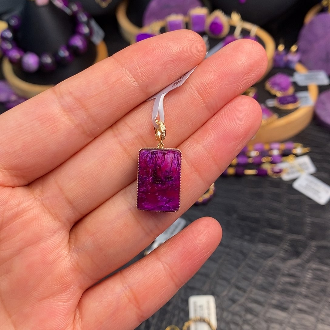 18K金镶嵌苏纪石（舒俱来）吊