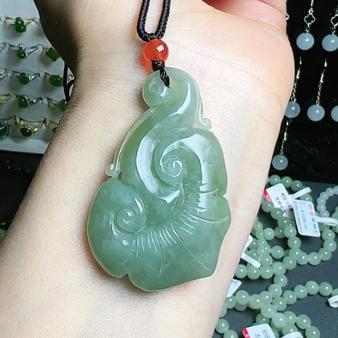 和田玉吊坠(赠链)未镶嵌玉如意