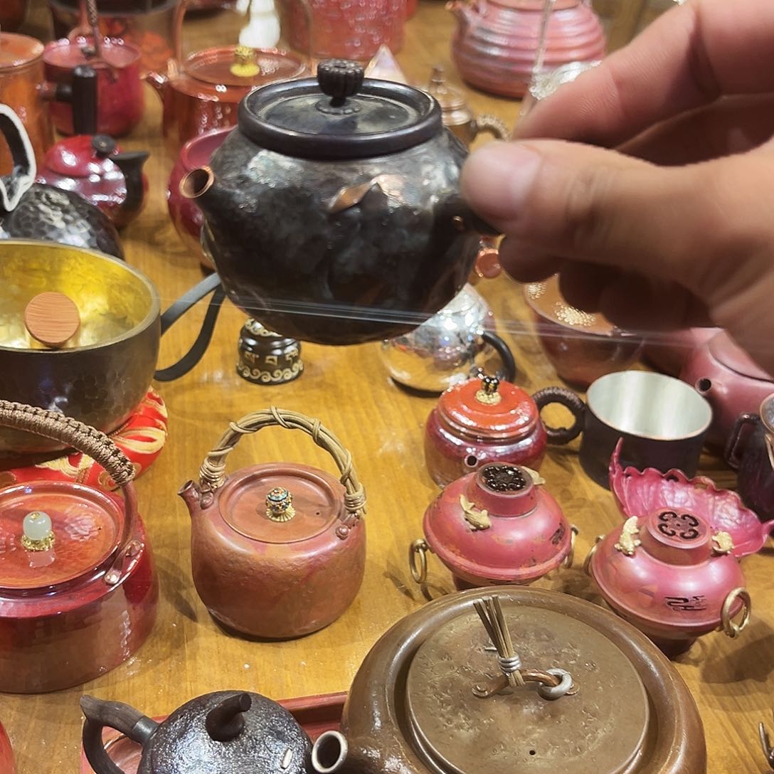 姹寂风180侧把壶手工锻打工艺