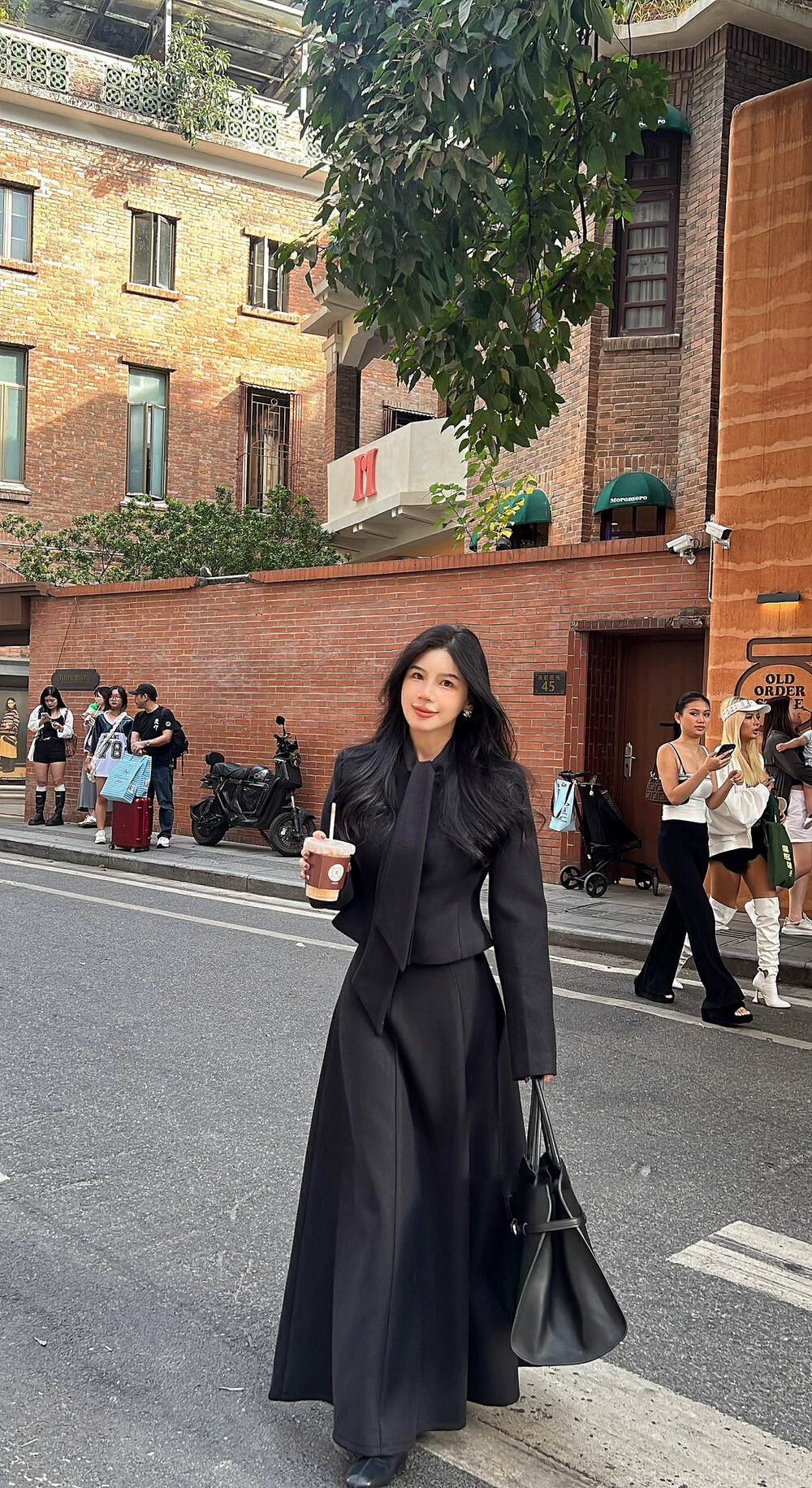 赫本风时尚两件套冬季高级感气质显瘦系带领外套女高腰半身裙套装