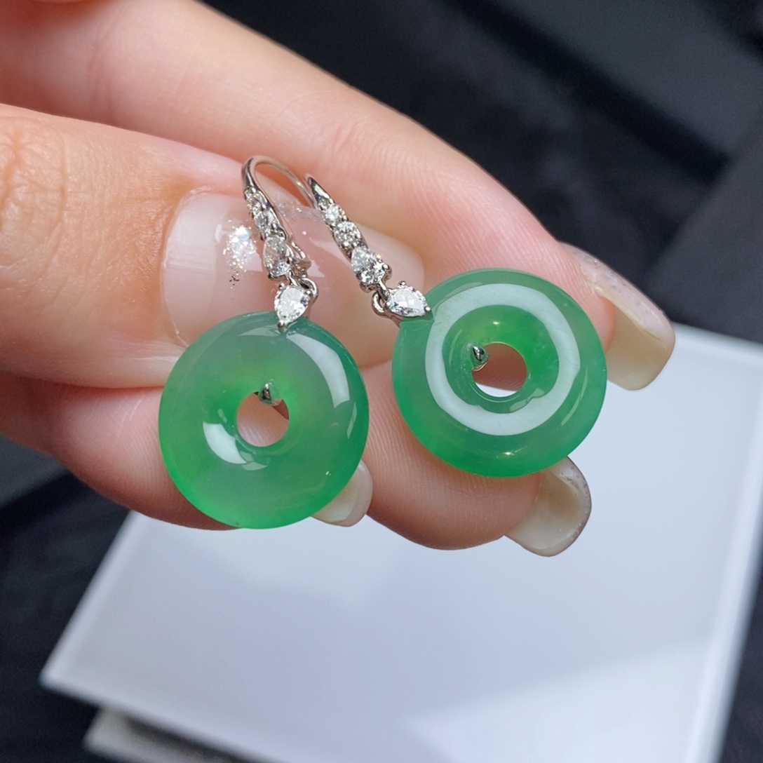 翡翠18K金镶嵌耳饰甜甜圈